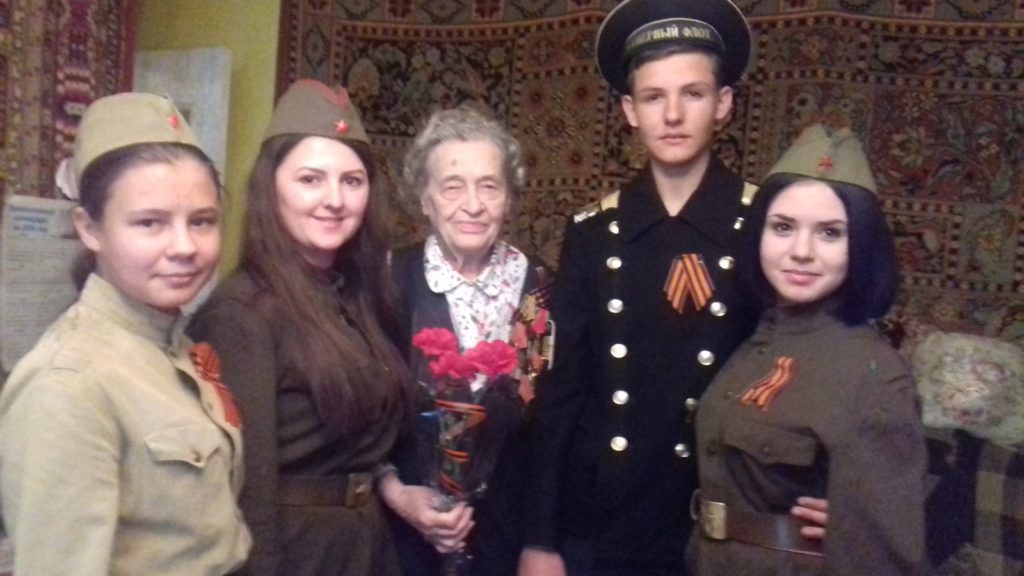 Сердечные поздравления медсестре,ветерану войны Чернышевой Рисе Даниловне.-min